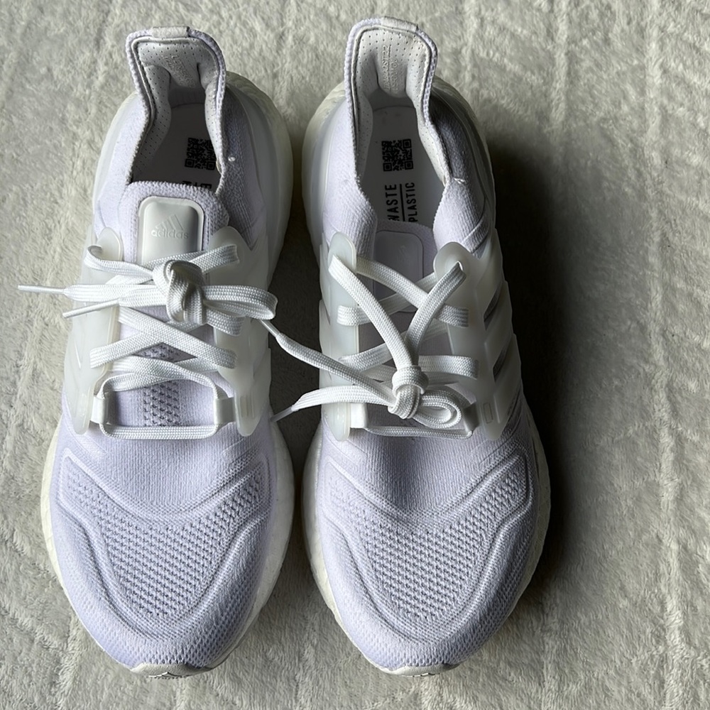 Adidas Ultraboost 22 Shoes - Picture 5 of 15